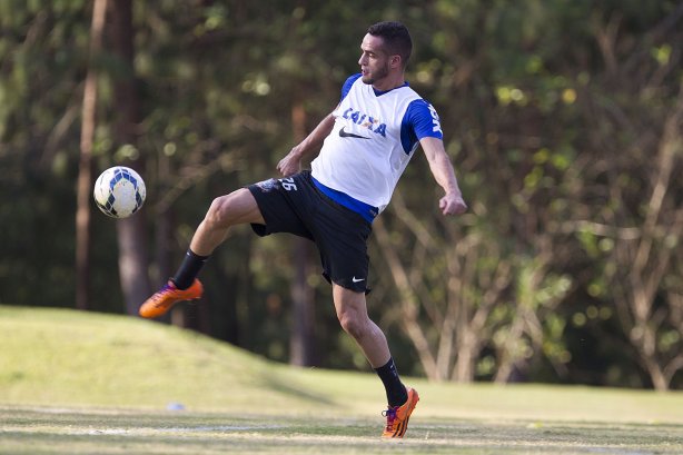 Durante o treino desta tarde no Hotel Fazenda das Amorerias, na cidade de Extrema/MG. O time faz uma intertemporada preparando-se para o próximo jogo dia 17/07 contra o Internacional/RS, na Arena Corinthians, válido pela 10ª rodada do Campeonato Brasileiro de 2014