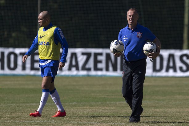 Durante o treino desta manhã no Hotel Fazenda das Amorerias, na cidade de Extrema/MG. O time faz uma intertemporada preparando-se para o próximo jogo dia 17/07 contra o Internacional/RS, na Arena Corinthians, válido pela 10ª rodada do Campeonato Brasileiro de 2014