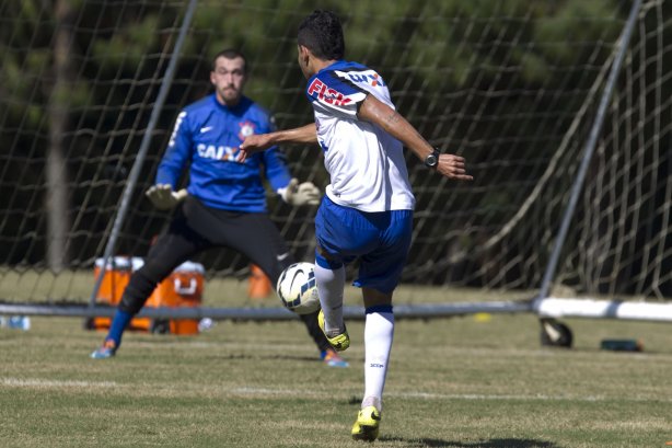 Durante o treino desta manhã no Hotel Fazenda das Amorerias, na cidade de Extrema/MG. O time faz uma intertemporada preparando-se para o próximo jogo dia 17/07 contra o Internacional/RS, na Arena Corinthians, válido pela 10ª rodada do Campeonato Brasileiro de 2014