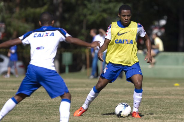 Durante o treino desta manhã no Hotel Fazenda das Amorerias, na cidade de Extrema/MG. O time faz uma intertemporada preparando-se para o próximo jogo dia 17/07 contra o Internacional/RS, na Arena Corinthians, válido pela 10ª rodada do Campeonato Brasileiro de 2014