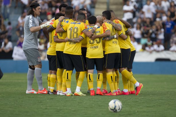 Durante o jogo amistoso entre Uberaba Sport Clube/MG x Corinthians, realizada esta tarde no estádio Engenheiro João Guido, preparatória para a sequência do Campeonato Brasileiro de 2014