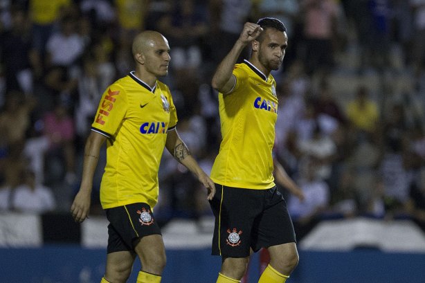 Durante o jogo amistoso entre Uberaba Sport Clube/MG x Corinthians, realizada esta tarde no estádio Engenheiro João Guido, preparatória para a sequência do Campeonato Brasileiro de 2014