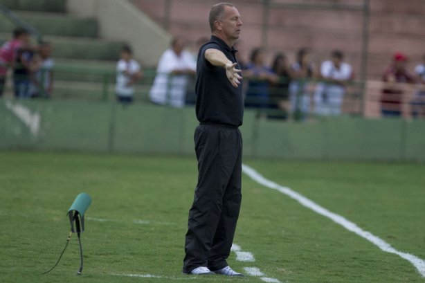 Durante o jogo amistoso entre Uberaba Sport Clube/MG x Corinthians, realizada esta tarde no estádio Engenheiro João Guido, preparatória para a sequência do Campeonato Brasileiro de 2014