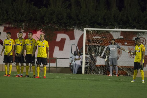 Durante o jogo amistoso entre Uberaba Sport Clube/MG x Corinthians, realizada esta tarde no estádio Engenheiro João Guido, preparatória para a sequência do Campeonato Brasileiro de 2014