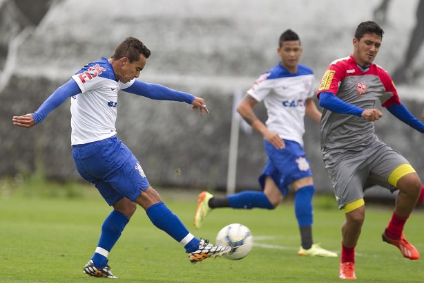 Durante o jogo-treino contra o Audax esta manhã no CT Joaquim Grava, Parque Ecológico do Tiete, zona leste de São Paulo. O próximo jogo da equipe será dia 17/07, contra o Internacional/RS, na Arena Corinthians, válido pela 10ª rodada do Campeonato Brasileiro de 2014