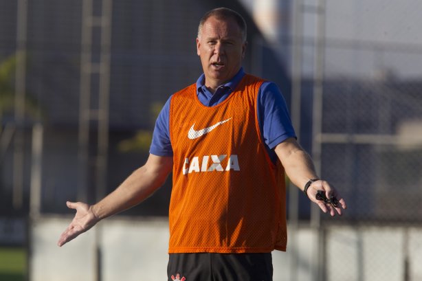 Durante o treino desta tarde no CT Joaquim Grava, Parque Ecológico do Tiete, zona leste de São Paulo. O próximo jogo da equipe será domingo, dia 03/08, contra o Coritiba, no estádio Couto Pereira, jogo válido pela 13ª rodada do Campeonato Brasileiro de 2014