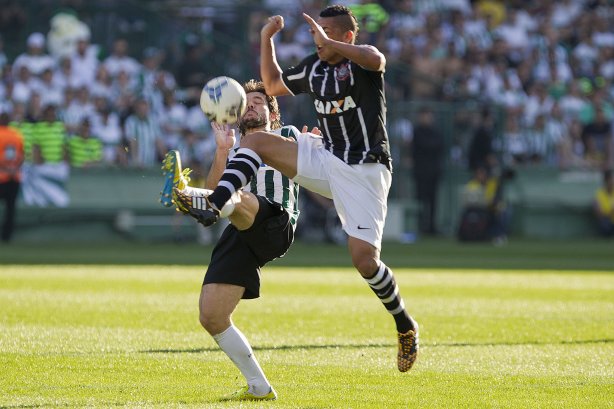Durante o jogo entre Coritiba x Corinthians realizado esta tarde no estádio Couto Pereira, em Curitiba, válido pela 13ª rodada do Campeonato Brasileiro de 2014