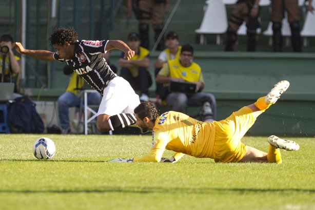 Durante o jogo entre Coritiba x Corinthians realizado esta tarde no estádio Couto Pereira, em Curitiba, válido pela 13ª rodada do Campeonato Brasileiro de 2014