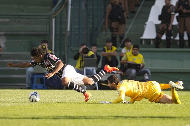 Durante o jogo entre Coritiba x Corinthians realizado esta tarde no estádio Couto Pereira, em Curitiba, válido pela 13ª rodada do Campeonato Brasileiro de 2014