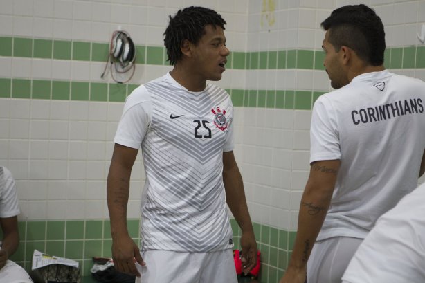 Nos vestiários antes do jogo entre Coritiba x Corinthians realizado esta tarde no estádio Couto Pereira, em Curitiba, válido pela 13ª rodada do Campeonato Brasileiro de 2014