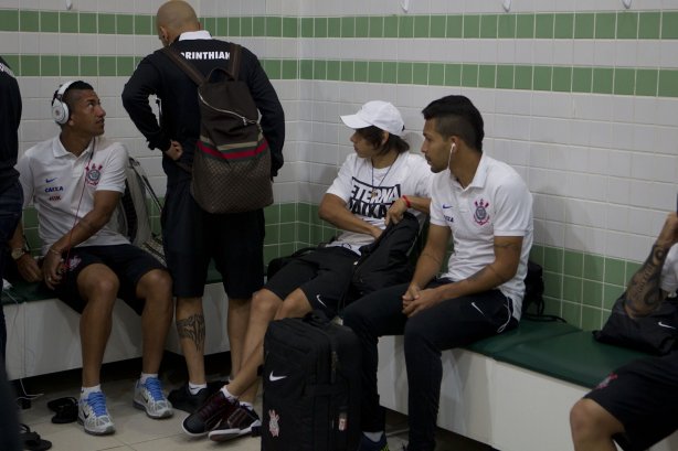Nos vestiários antes do jogo entre Coritiba x Corinthians realizado esta tarde no estádio Couto Pereira, em Curitiba, válido pela 13ª rodada do Campeonato Brasileiro de 2014