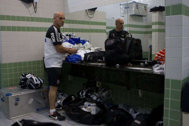 Nos vestiários antes do jogo entre Coritiba x Corinthians realizado esta tarde no estádio Couto Pereira, em Curitiba, válido pela 13ª rodada do Campeonato Brasileiro de 2014