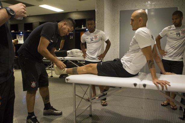 Nos vestiários antes do jogo entre Flamengo x Corinthians, realizado esta tarde no estádio do Maracanã, válido pela 21ª rodada do Campeonato Brasileiro de 2014