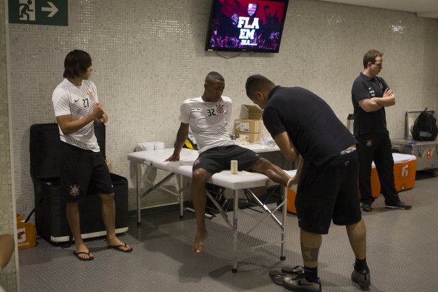 Nos vestiários antes do jogo entre Flamengo x Corinthians, realizado esta tarde no estádio do Maracanã, válido pela 21ª rodada do Campeonato Brasileiro de 2014