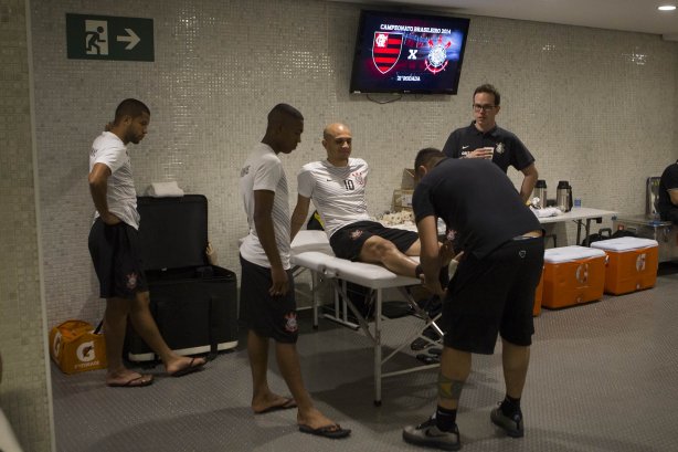 Nos vestiários antes do jogo entre Flamengo x Corinthians, realizado esta tarde no estádio do Maracanã, válido pela 21ª rodada do Campeonato Brasileiro de 2014