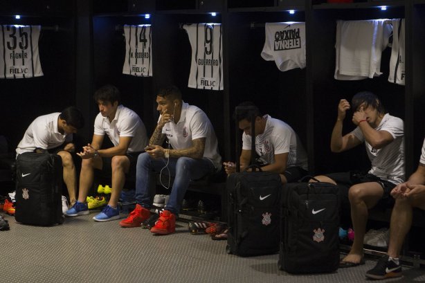 Nos vestiários antes do jogo entre Flamengo x Corinthians, realizado esta tarde no estádio do Maracanã, válido pela 21ª rodada do Campeonato Brasileiro de 2014