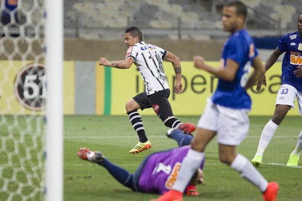 Durante o jogo entre Cruzeiro x Corinthians, realizado esta noite no Mineirão, válido pela 27ª rodada do Campeonato Brasileiro de 2014