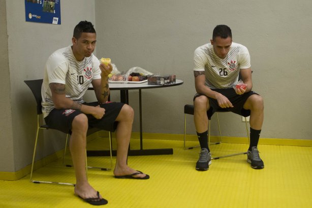Nos vestiários antes do jogo entre Cruzeiro x Corinthians, realizado esta noite no Mineirão, válido pela 27ª rodada do Campeonato Brasileiro de 2014