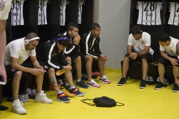 Nos vestiários antes do jogo entre Cruzeiro x Corinthians, realizado esta noite no Mineirão, válido pela 27ª rodada do Campeonato Brasileiro de 2014
