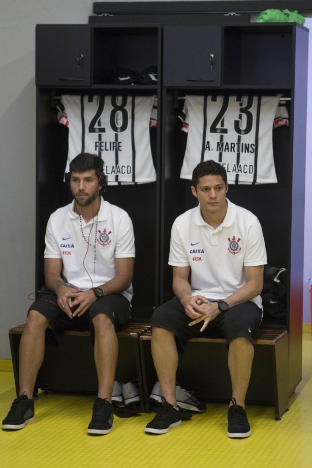 Nos vestiários antes do jogo entre Cruzeiro x Corinthians, realizado esta noite no Mineirão, válido pela 27ª rodada do Campeonato Brasileiro de 2014