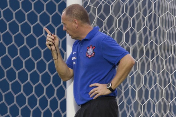 Durante o treino desta tarde em Manaus no CT do São Raimundo. O próximo jogo da equipe será amanhã, sábado, 11/10, contra o Botafogo, na Arena Amazônia, em Manaus, válido pela 27ª rodada do Campeonato Brasileiro de 2014