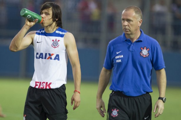 Durante o treino desta tarde em Manaus no CT do São Raimundo. O próximo jogo da equipe será amanhã, sábado, 11/10, contra o Botafogo, na Arena Amazônia, em Manaus, válido pela 27ª rodada do Campeonato Brasileiro de 2014