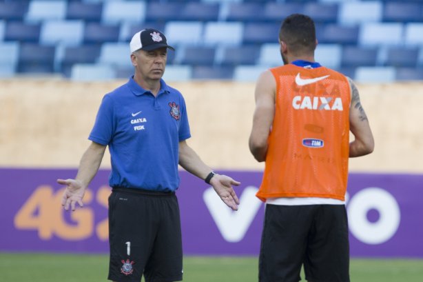Durante o treino desta tarde na Arena Pantanal, em Cuiaba/MT. O próximo jogo da equipe será amanhã, quarta-feira, dia 22/10, contra o Vitoria/BA, pela 30ª rodada do Campeonato Brasileiro de 2014