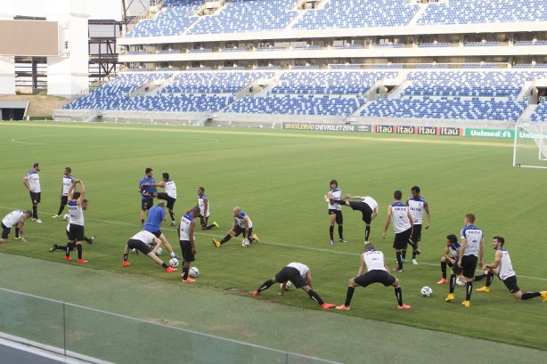 Durante o treino desta tarde na Arena Pantanal, em Cuiaba/MT. O próximo jogo da equipe será amanhã, quarta-feira, dia 22/10, contra o Vitoria/BA, pela 30ª rodada do Campeonato Brasileiro de 2014