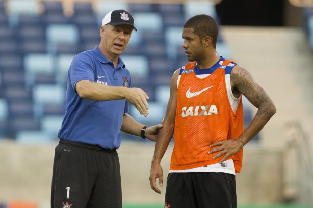 Durante o treino desta tarde na Arena Pantanal, em Cuiaba/MT. O próximo jogo da equipe será amanhã, quarta-feira, dia 22/10, contra o Vitoria/BA, pela 30ª rodada do Campeonato Brasileiro de 2014