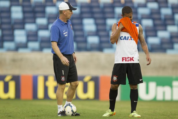 Durante o treino desta tarde na Arena Pantanal, em Cuiaba/MT. O próximo jogo da equipe será amanhã, quarta-feira, dia 22/10, contra o Vitoria/BA, pela 30ª rodada do Campeonato Brasileiro de 2014