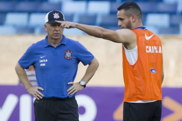 Durante o treino desta tarde na Arena Pantanal, em Cuiaba/MT. O próximo jogo da equipe será amanhã, quarta-feira, dia 22/10, contra o Vitoria/BA, pela 30ª rodada do Campeonato Brasileiro de 2014