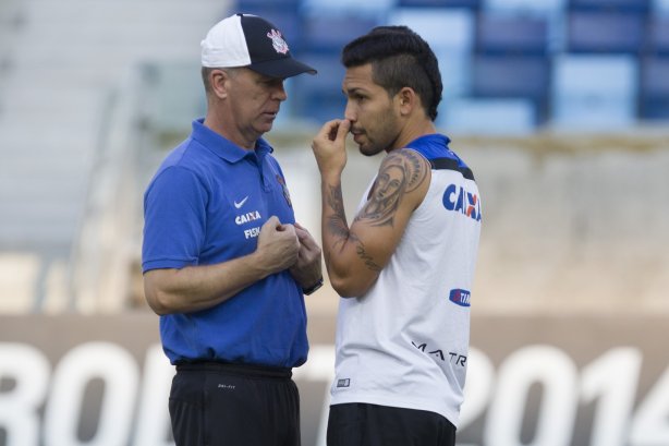 Durante o treino desta tarde na Arena Pantanal, em Cuiaba/MT. O próximo jogo da equipe será amanhã, quarta-feira, dia 22/10, contra o Vitoria/BA, pela 30ª rodada do Campeonato Brasileiro de 2014