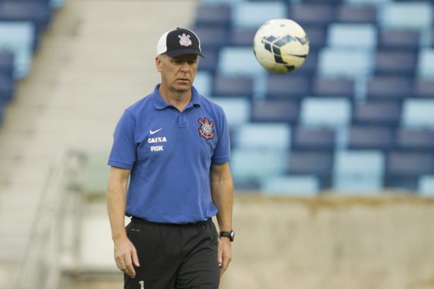 Durante o treino desta tarde na Arena Pantanal, em Cuiaba/MT. O próximo jogo da equipe será amanhã, quarta-feira, dia 22/10, contra o Vitoria/BA, pela 30ª rodada do Campeonato Brasileiro de 2014