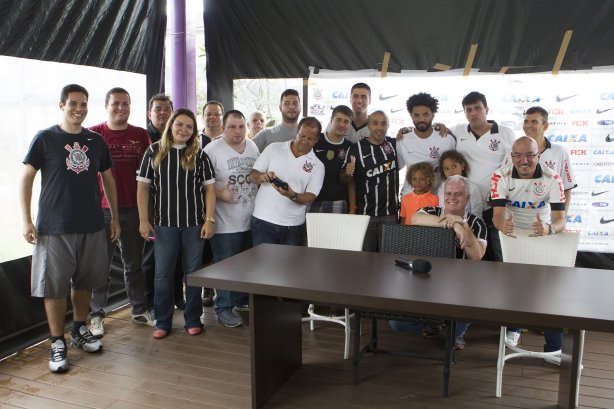 Durante a reapresentacao dos jogadores esta tarde no CT Joaquim Grava, zona leste da cidade. O próximo jogo da equipe será dia 15/01no torneio internacional, em Orlando/EUA, contra o Colonia da Alemanha
