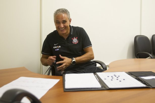 Durante a reapresentacao dos jogadores esta tarde no CT Joaquim Grava, zona leste da cidade. O próximo jogo da equipe será dia 15/01no torneio internacional, em Orlando/EUA, contra o Colonia da Alemanha