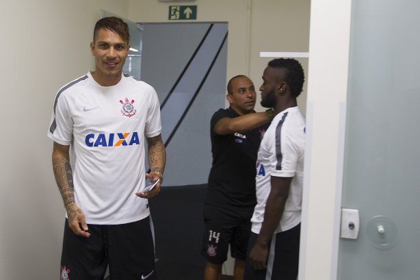 Durante a reapresentacao dos jogadores esta tarde no CT Joaquim Grava, zona leste da cidade. O próximo jogo da equipe será dia 15/01no torneio internacional, em Orlando/EUA, contra o Colonia da Alemanha