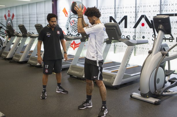 Durante a reapresentacao dos jogadores esta tarde no CT Joaquim Grava, zona leste da cidade. O próximo jogo da equipe será dia 15/01no torneio internacional, em Orlando/EUA, contra o Colonia da Alemanha
