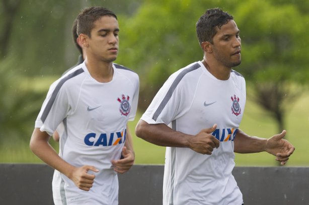 Durante a reapresentacao dos jogadores esta tarde no CT Joaquim Grava, zona leste da cidade. O próximo jogo da equipe será dia 15/01no torneio internacional, em Orlando/EUA, contra o Colonia da Alemanha