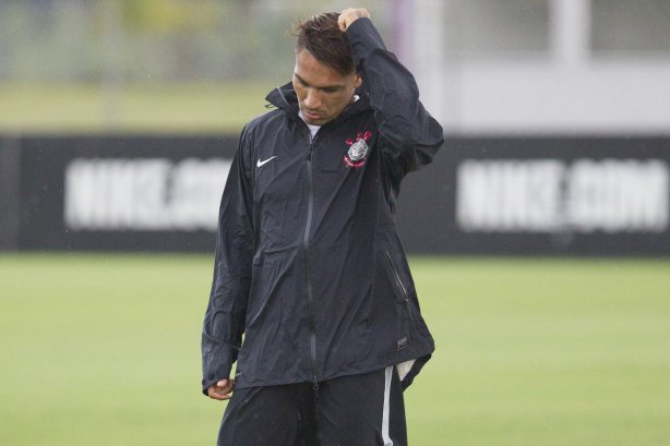 Durante a reapresentacao dos jogadores esta tarde no CT Joaquim Grava, zona leste da cidade. O próximo jogo da equipe será dia 15/01no torneio internacional, em Orlando/EUA, contra o Colonia da Alemanha
