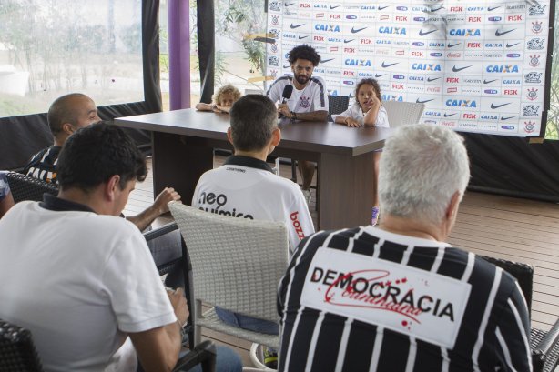 Durante a reapresentacao dos jogadores esta tarde no CT Joaquim Grava, zona leste da cidade. O próximo jogo da equipe será dia 15/01no torneio internacional, em Orlando/EUA, contra o Colonia da Alemanha