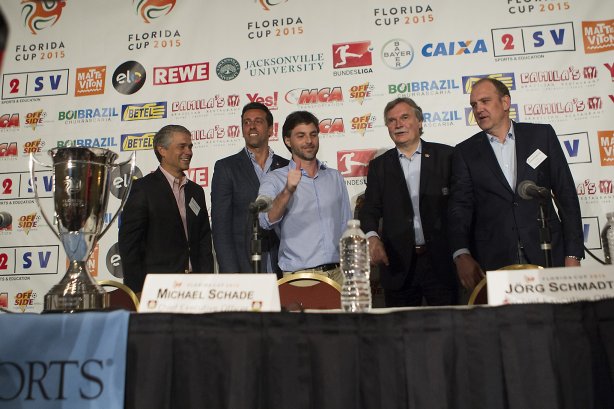 O gerente de futebol Edu Gaspar participa de conferencia de imprensa para apresentação do Florida Cup 2015, antes do treino desta tarde na cidade de Orlando/EUA. O próximo jogo da equipe será amanhã, dia 15/01, no Florida Cup, em Orlando/EUA, contra o Colonia da Alemanha