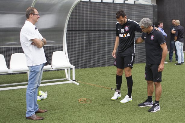 Durante o treino desta tarde na Arena Corinthians, zona leste da cidade. O próximo jogo da equipe será contra o Corinthian Casuals, da Inglaterra, sábado, dia 24/01, na Arena Corinthians, em homenagem ao co-irmão