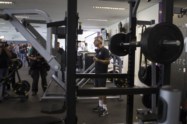 Inauguracao do Laboratorio R9 apôs o treino desta manhã no CT Joaquim Grava, zona leste da cidade. O próximo jogo da equipe será quarta-feira, dia 04/02, contra o Once Caldas/Colômbia, na Arena Corinthians, jogo de ida da Pré Libertadores de 2015