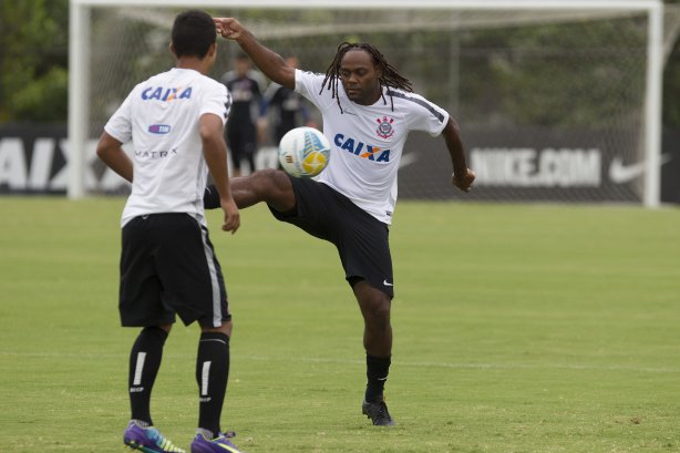 Durante o treino desta tarde no CT Joaquim Grava, zona leste da cidade. O próximo jogo do time será sábado dia 14/02 contra o Botafogo/RP, na Arena Corinthians, válido pela 4ª rodada do Campeonato Paulista de 2015