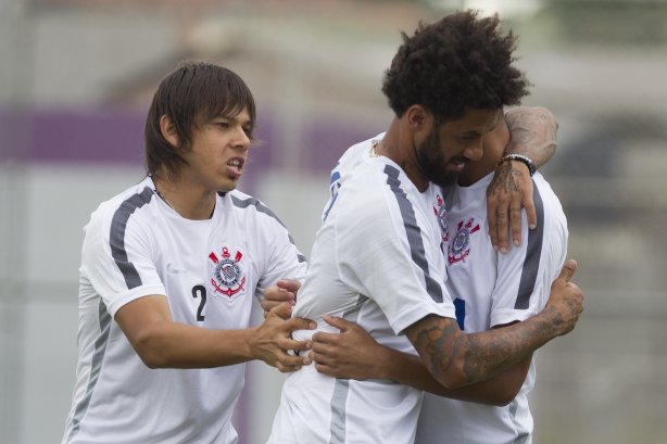 Durante o treino desta tarde no CT Joaquim Grava, zona leste da cidade. O próximo jogo do time será sábado dia 14/02 contra o Botafogo/RP, na Arena Corinthians, válido pela 4ª rodada do Campeonato Paulista de 2015
