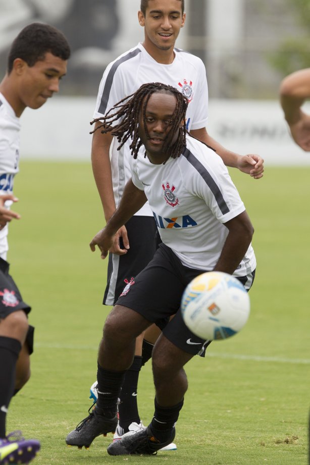 Durante o treino desta tarde no CT Joaquim Grava, zona leste da cidade. O próximo jogo do time será sábado dia 14/02 contra o Botafogo/RP, na Arena Corinthians, válido pela 4ª rodada do Campeonato Paulista de 2015