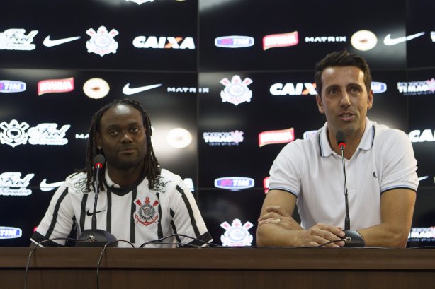 Durante o treino desta tarde no CT Joaquim Grava, localizado no Parque Ecológico do Tiete, zona leste da cidade. O próximo jogo será amanhã, sábado dia 14/02 contra o Botafogo/RP, na Arena Corinthians, válido pela 5ª rodada do Campeonato Paulista de 2015