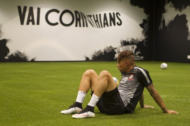 Nos vestiários antes do jogo realizado esta tarde na Arena Corinthians entre Corinthians x Botafogo/RP, jogo válido pela 5ª rodada do Campeonato Paulista de 2015