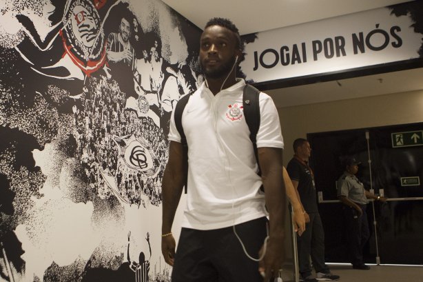 Nos vestiários antes do jogo realizado esta tarde na Arena Corinthians entre Corinthians x Botafogo/RP, jogo válido pela 5ª rodada do Campeonato Paulista de 2015