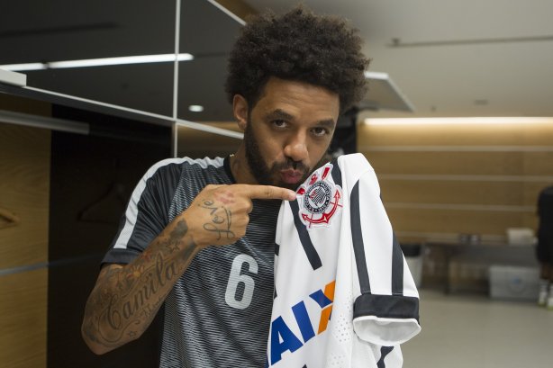 Nos vestiários antes do jogo realizado esta tarde na Arena Corinthians entre Corinthians x Botafogo/RP, jogo válido pela 5ª rodada do Campeonato Paulista de 2015